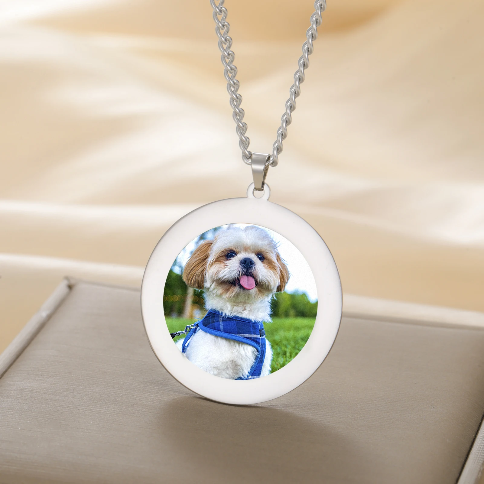 

Custom Pet Dog Cat Colorful Photo Round Pendant Necklace Stainless Steel Personalized Picture Date Jewelry Gift for Men Women