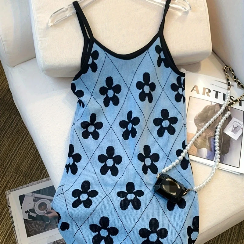 Nuovo abito estivo con motivo floreale lavorato a maglia, mini abito senza maniche per le donne, abbigliamento da vacanza, vestito estivo, moda nuova