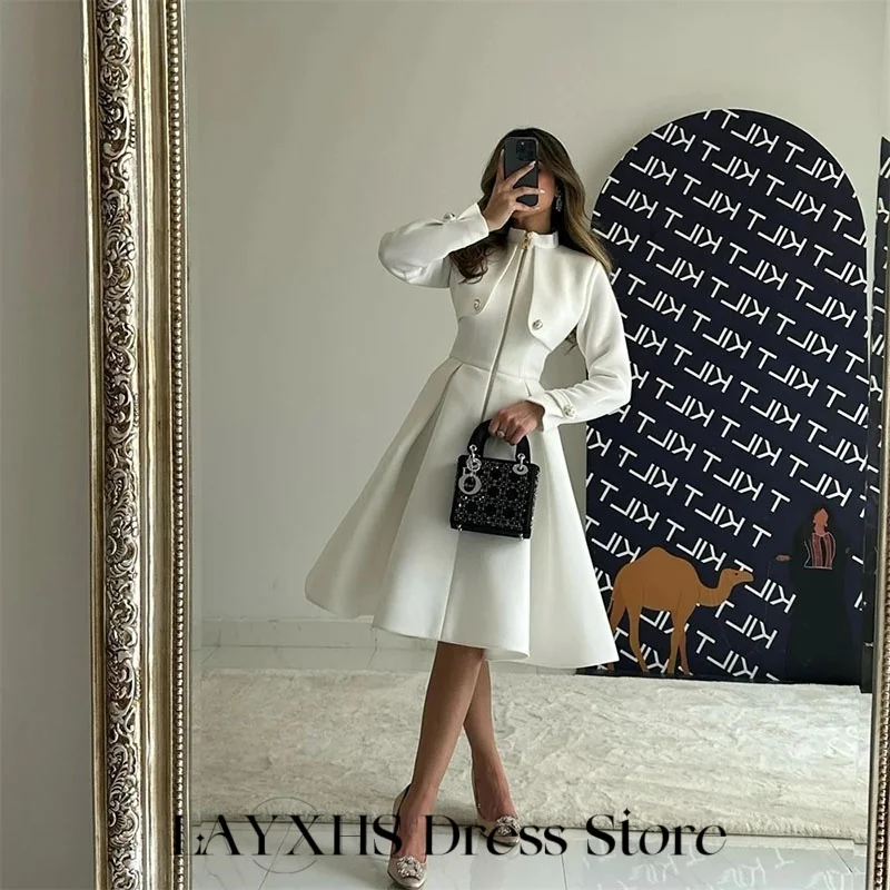 فساتين سهرة رسمية من LAYXHS برقبة عالية وأكمام طويلة على شكل حرف a بطول الركبة وطيات وسحاب للحفلات الراقصة حسب الطلب