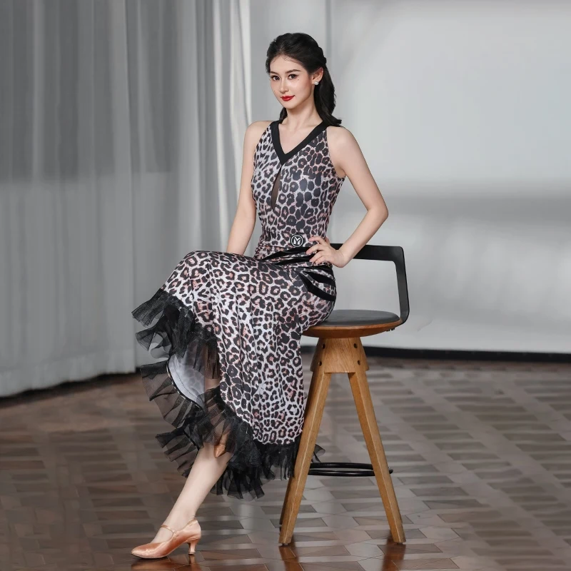 

2025 Ballroom Dance Performance Costumes Women Leopard Print V-neck Top Lace Split Suit Modern Dance Competition Wear DN20776