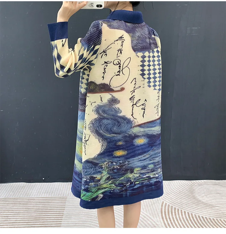Plissiertes Kleid im Vintage-Stil mit Knopfleiste, langen Ärmeln, lockerer Passform, strukturiertem Stoff, elegantem japanischem Miyake-Stil – Detail 17