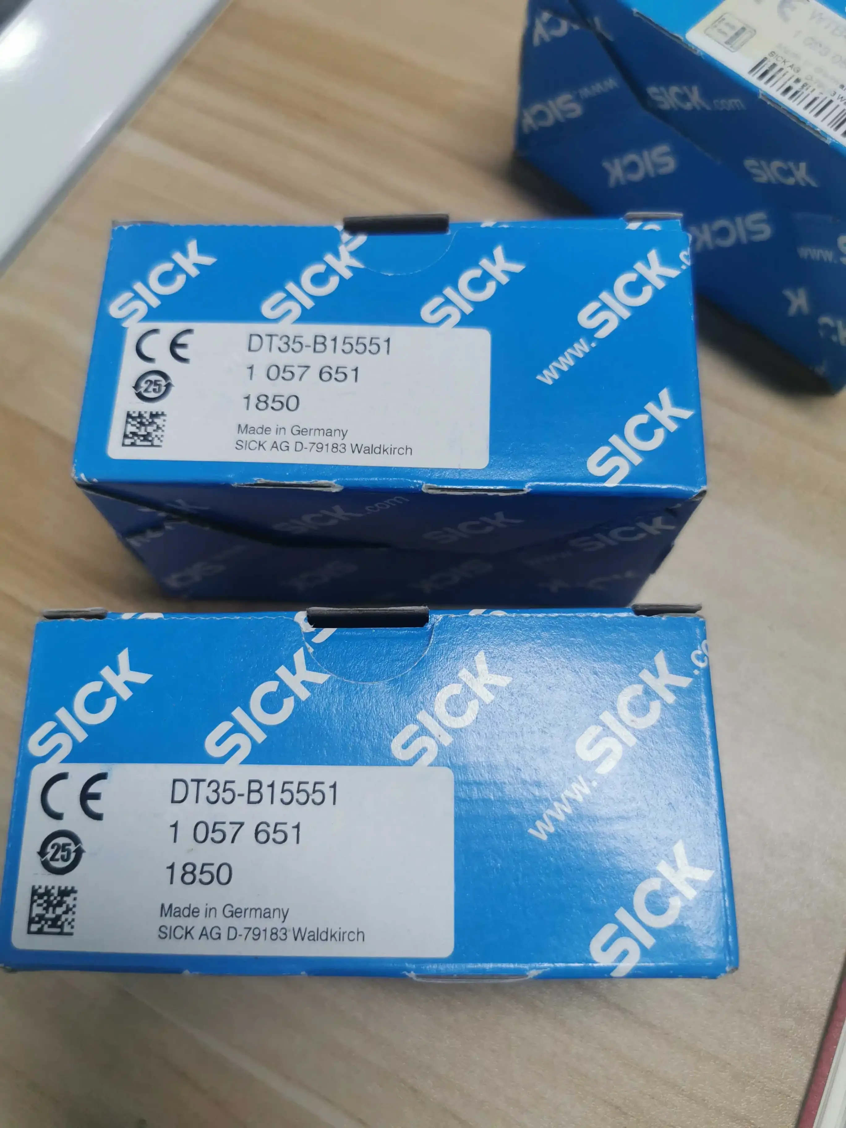 New original  Sick 1044369 DT50-P1113 Laser sensor scanner scanner