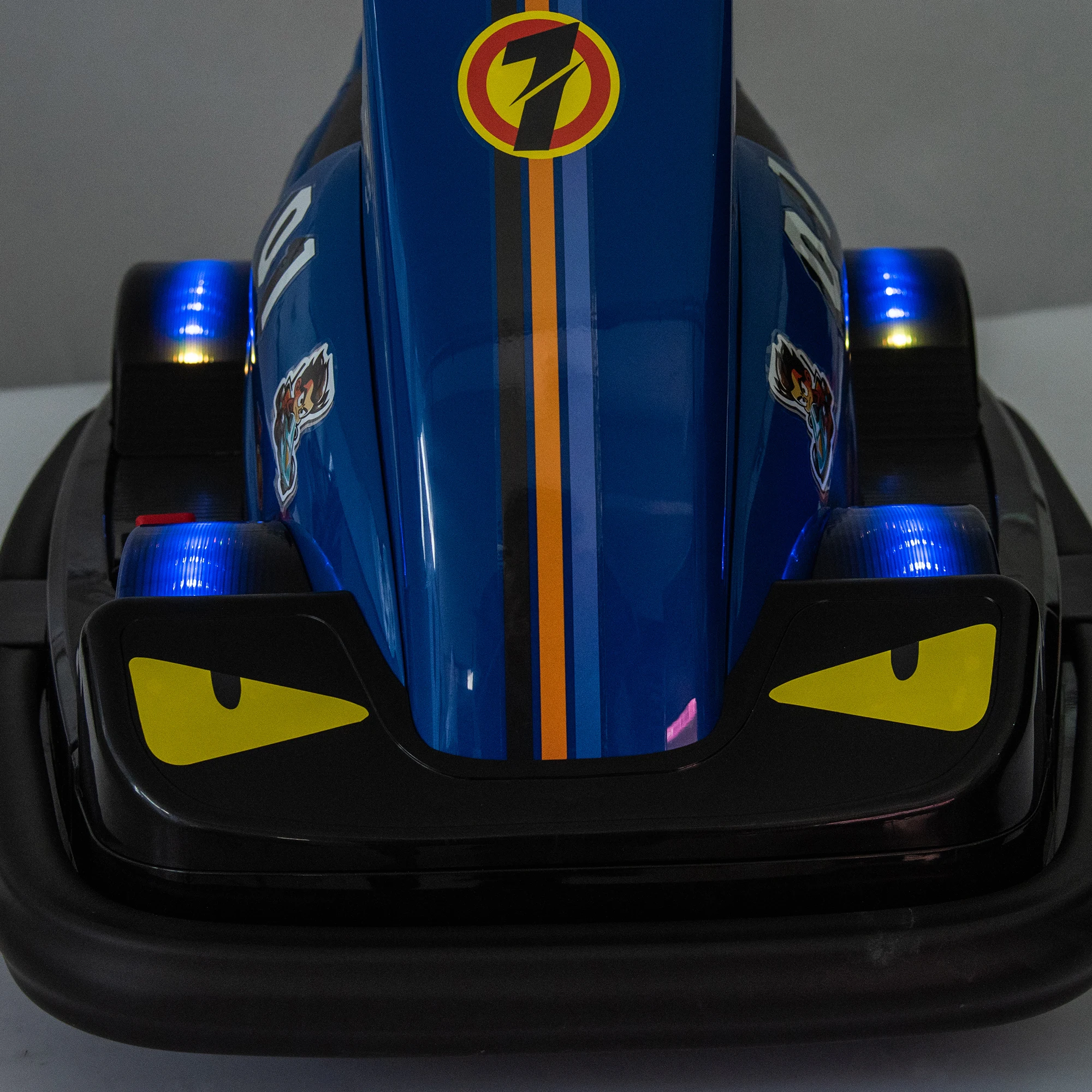 12V Kids Bumper Car: Dual Motor, LED Lights & Sound Effects, Four-wheel Waterfall Light, Horns, Engine Buttons, for Ages 3-5