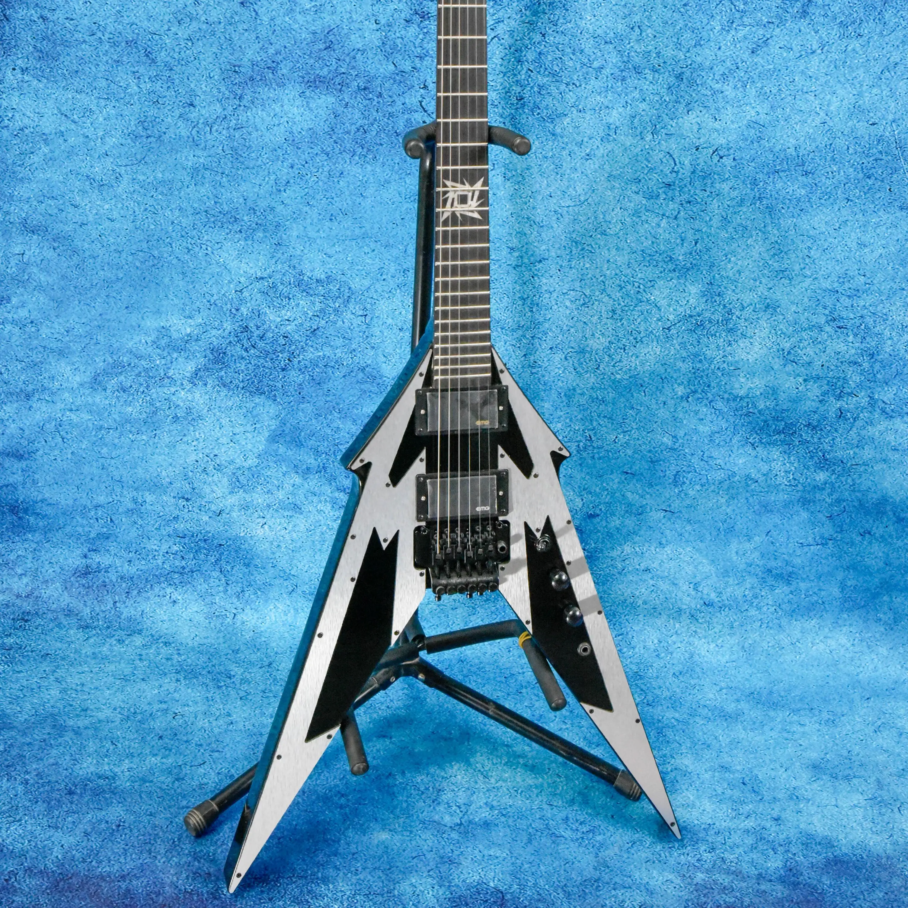 V Shape Electric Guitar, Brushed Aluminum Pickguard, Passive Pickups, Double Locking Tremolo, 24 Frets, 648mm, New