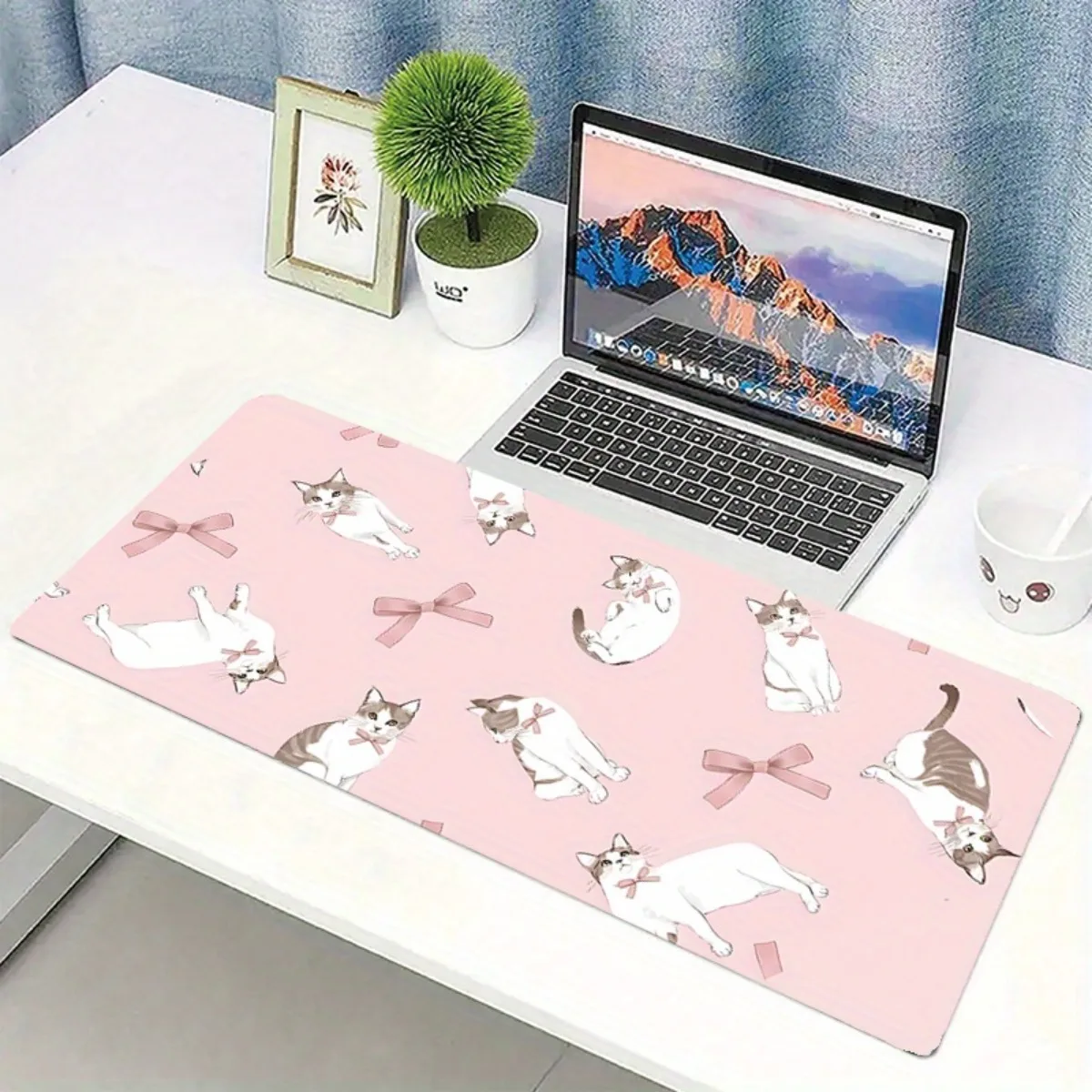 

Pink Cat Pattern Rubber Mouse Pad Non-Slip for Office Desk Keyboard Accessory