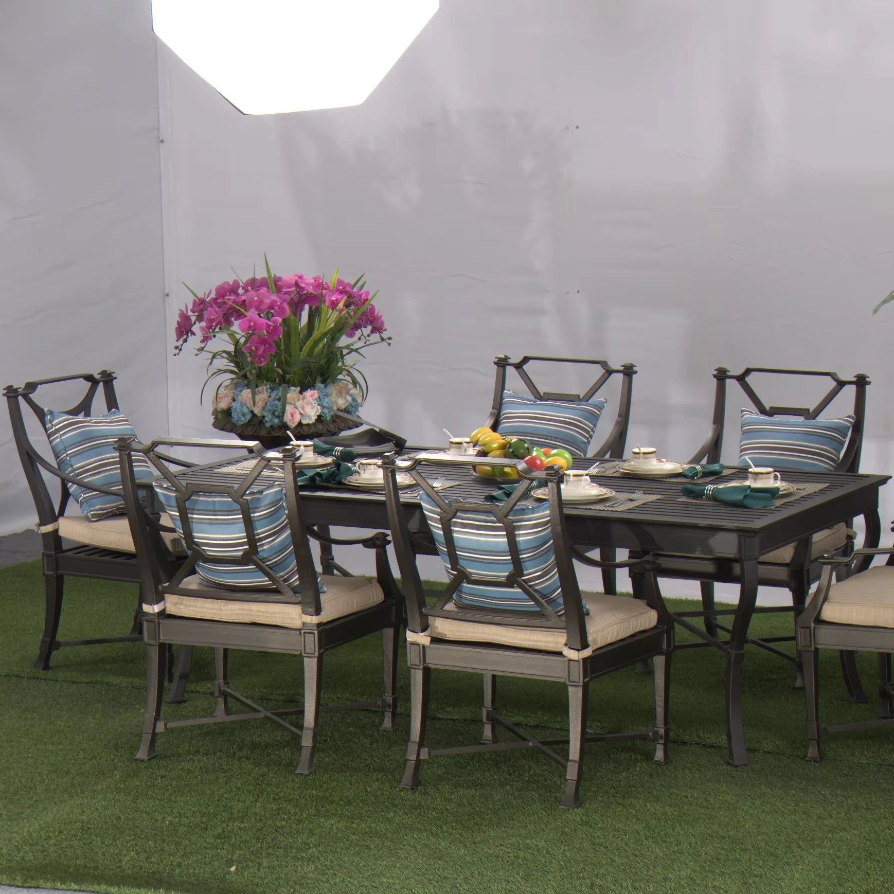 hv-Durable Modern Metal Garden Set Outdoor Dining Table and Chair with Comfortable Design
