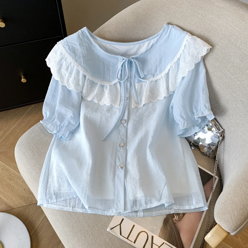 

Новая летняя женская блузка синего цвета с воротником Питер Пэн, кружевными вставками, бантом, свободного кроя, на пуговицах, с коротким рукавом, в французском стиле