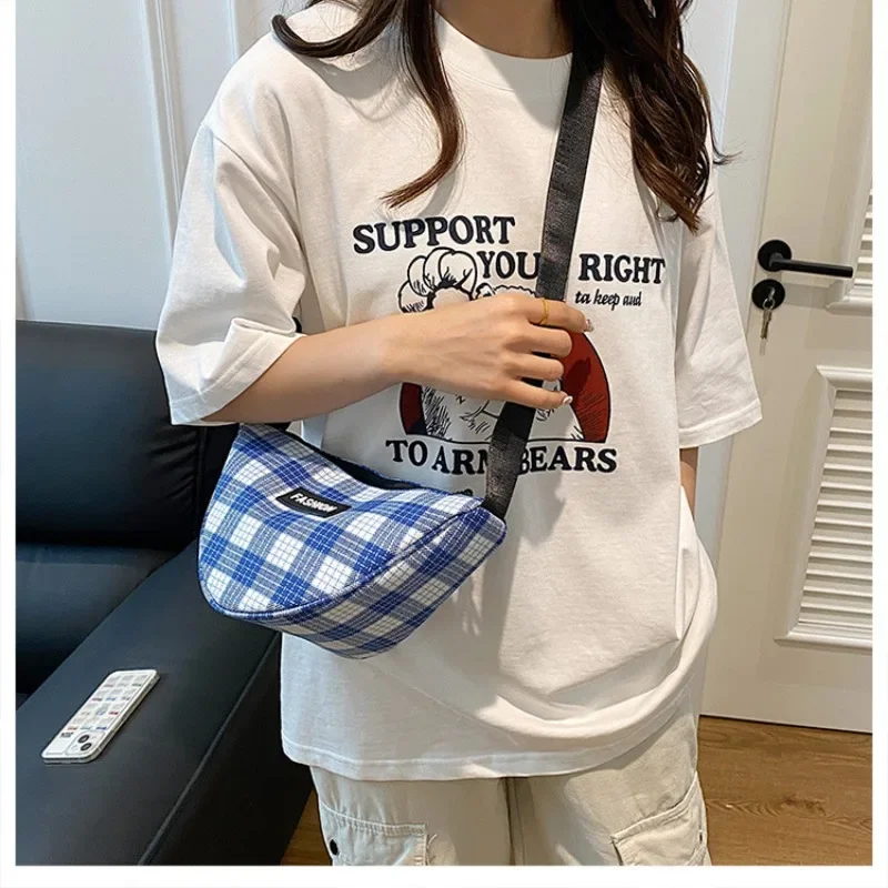 Design Sense Niche Triangle  Plaid Messenger Bag 2024 New Versatile Dumpling Bag Casual Trend Shoulder Bag