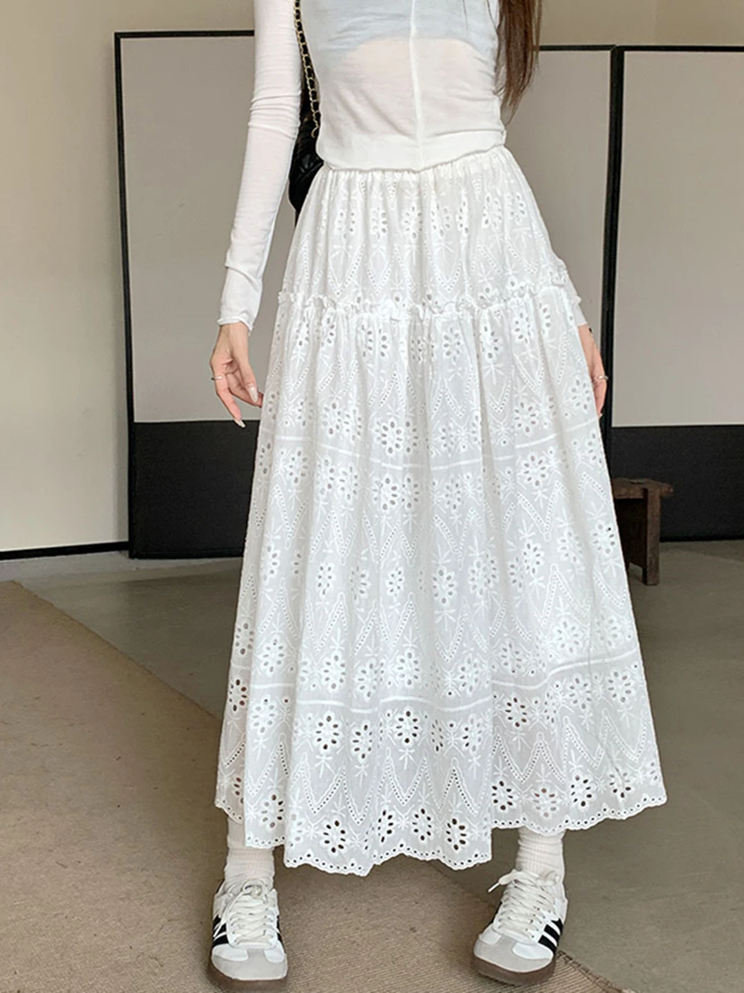 2024 New Spring Autumn Women High Waist Slim Long Skirt High Quality Vintage Embroidery Hollow Out White Cotton Skirt