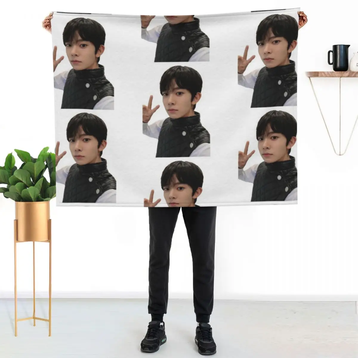 

Heeseung Selca I-LAND Throw Blanket Warm Flannel Blanket for Couch Chair Bedroom