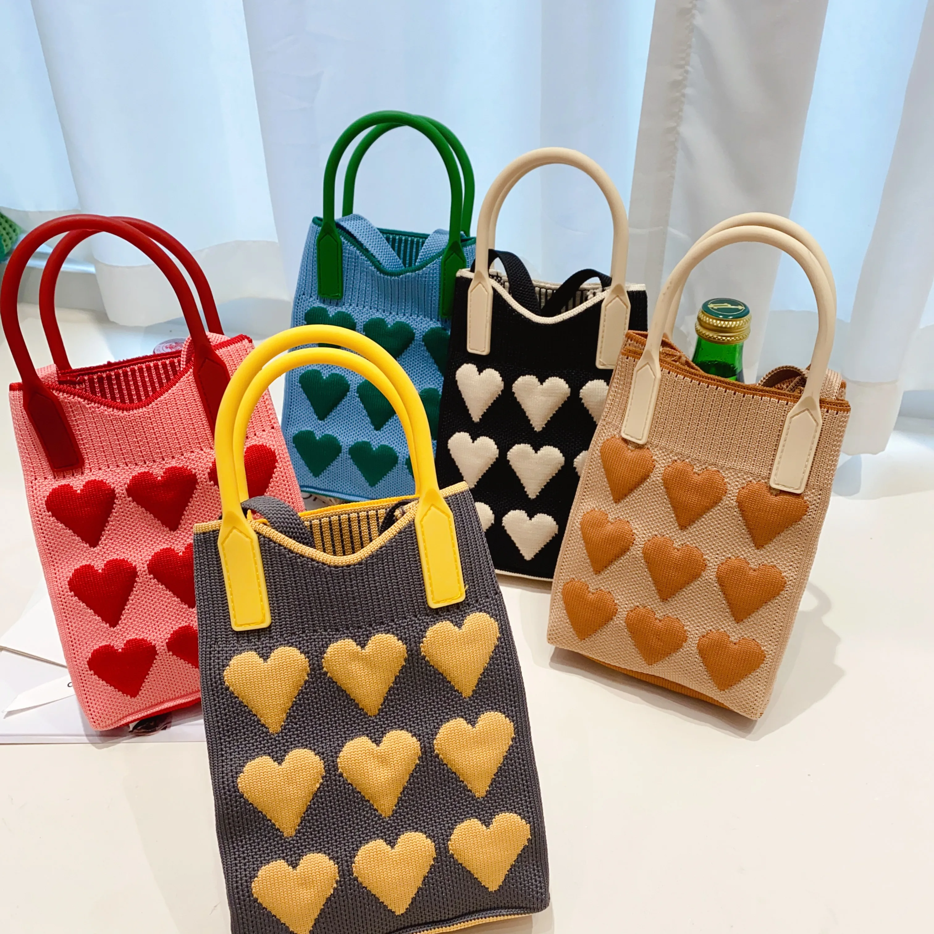 2026 Korean Fashion Heart Knitted Mini Square Handbag for Women Small Mobile Phone Shoulder Bags Girls Outdoor Crossbody Bags
