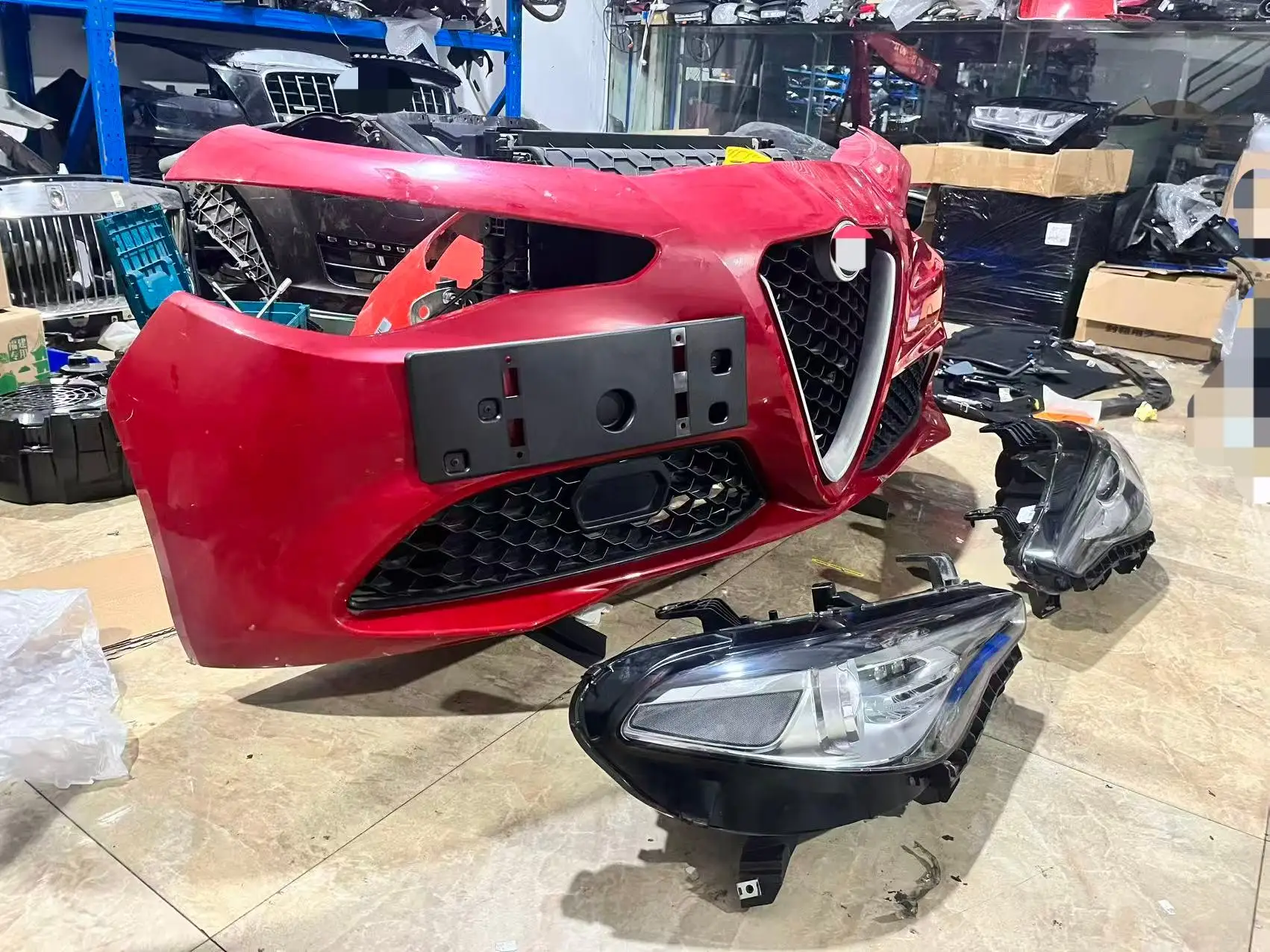 For  Giulia Front Grille Radiator Grille Mesh Bumper Cover V Scudetto Style Auto Replacement Parts