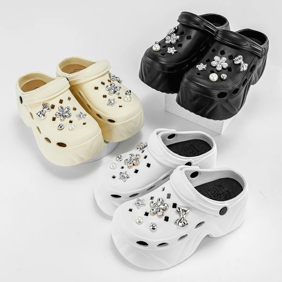 

New Women's Cartoon Rhinestone Flower Fashionable Garden Shoes Versatile Thick Sole Non-slip EVA Sandals Summer Girls' Sandals