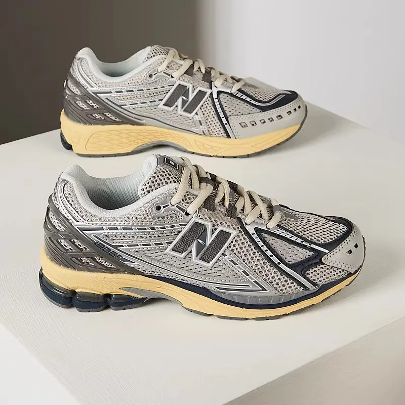 

New sports shoes Fashion Running shoes Outdoor skateboarding shoes Casual hiking couple shoes, sizes: 36-44