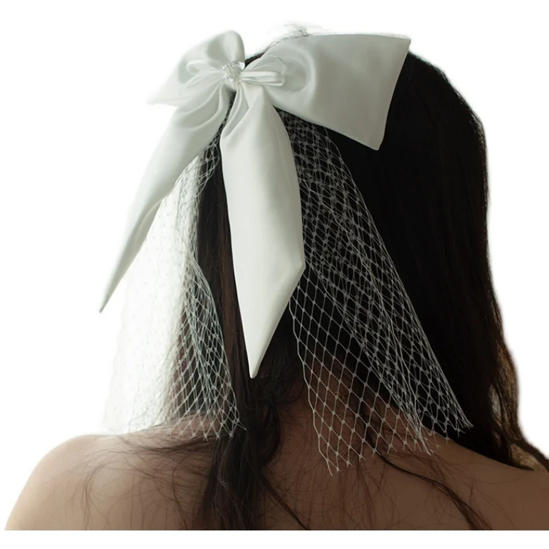 abito-da-sposa-semplice-ed-elegante-velo-da-sposa-fotografia-da-viaggio-piccolo-velo-accessori-per-capelli-in-rete