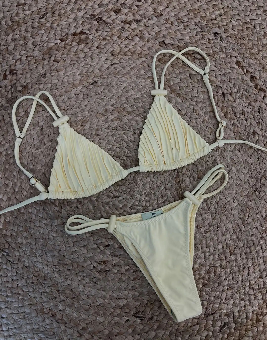 

2025 Trendy Swimwear Minimalist Yellow Bikini with Elegant Ruffle Detail Perfect for Beach Wear and Pool Parties Summer Getaways