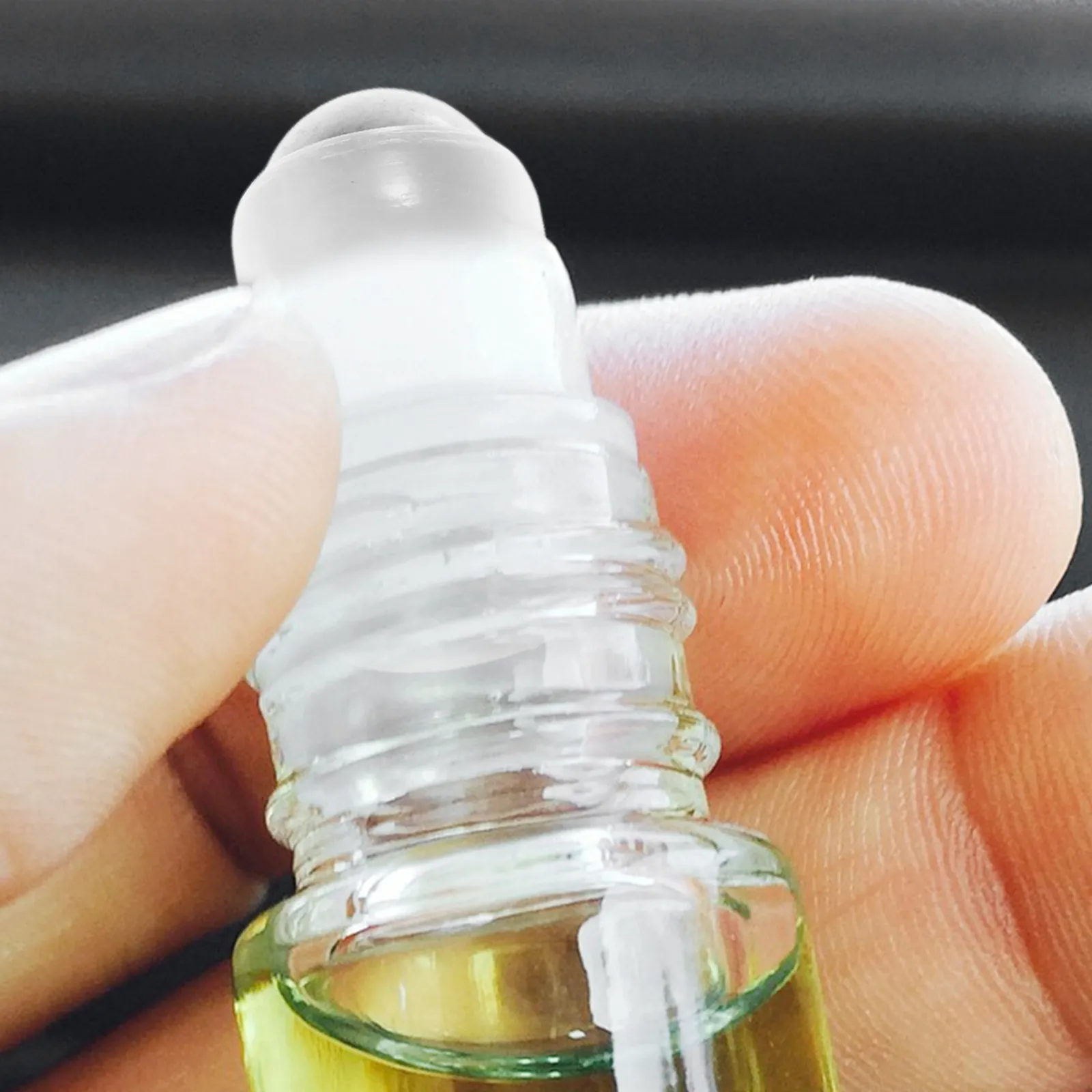 

20Pcs 18-Tooth Roller Ball Bottle Accessories Set with Dust Caps Reusable Essential Oil Roller Inserts for Diffuser Oils Skin