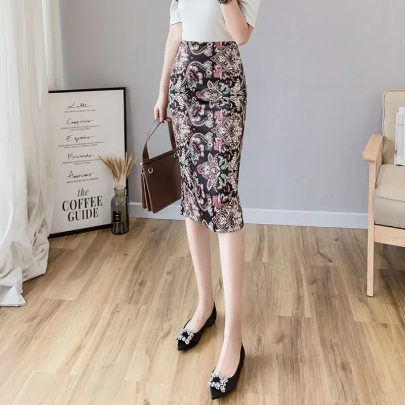 

Summer new printed short skirt women's high waist temperament slimming half skirt all match