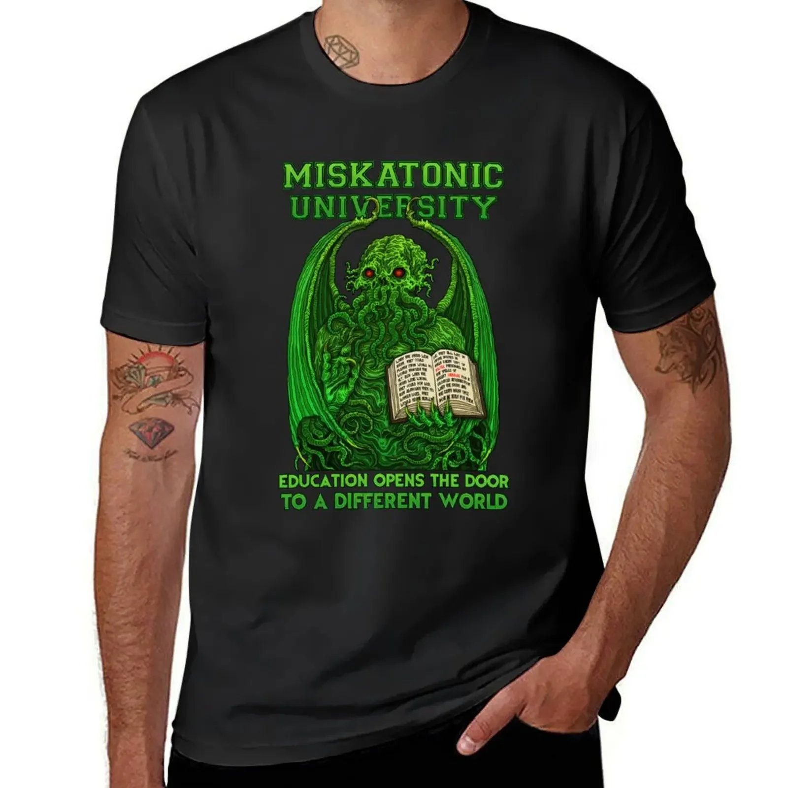 

Miskatonic Cthulhu - Azhmodai 2020 T-Shirt Luxury man T-shirts man t shirts for men