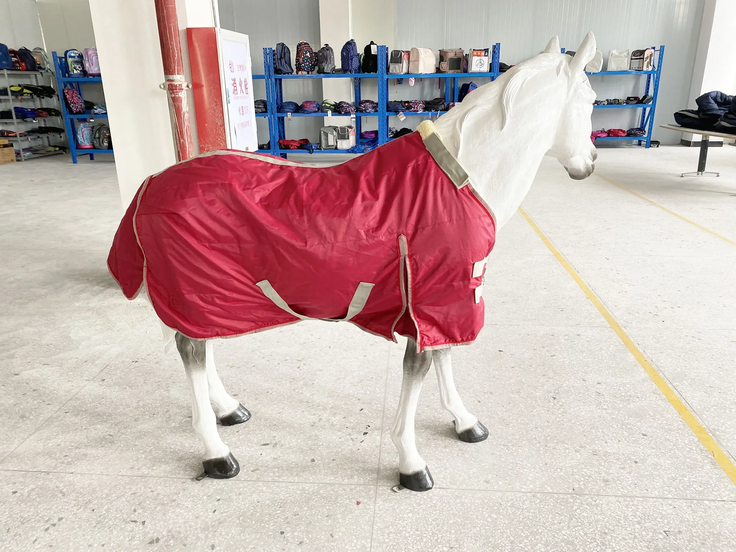 Tappeti da giorno per coperta calda per cavallo in pile invernale in tessuto impermeabile leggero per cavalli di vendita caldo