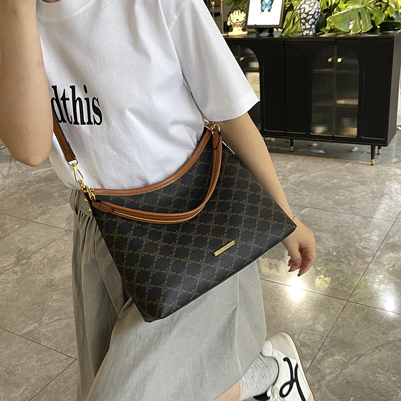 

Женская модная сумка через плечо со стильной привлекательной для работы, окружающей среды и социальных встреч, шикарная