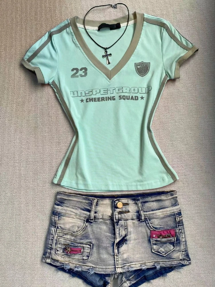 HOUZHOU 미국 복고풍 스포츠 티셔츠 여성 Y2k 섹시한 v 넥 반팔 티셔츠 빈티지 패치 워크 Coquette Blokecore 티셔츠