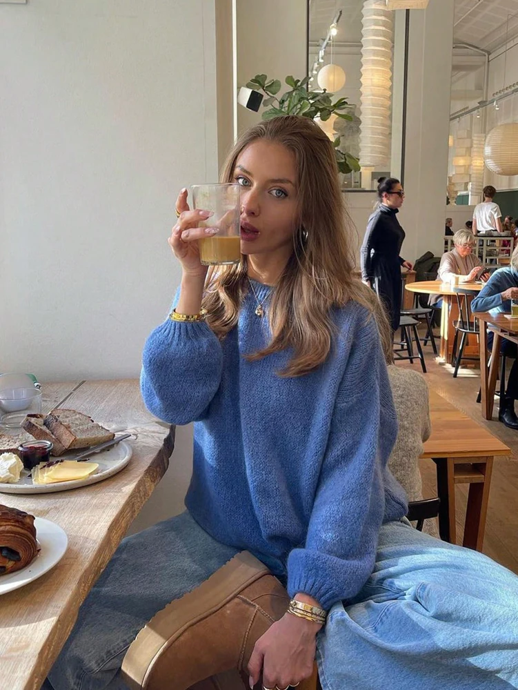 

Autumn/Winter New Arrivals Women's Relaxed-Fit Solid-Colour Knitted Jumper Perfect for Autumn and Winter