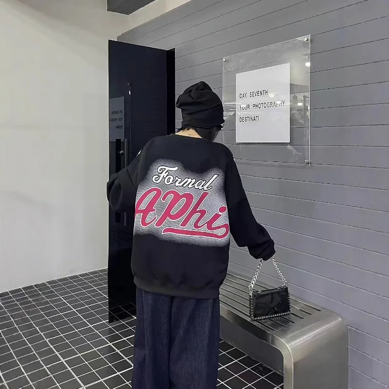 เสื้อฮู้ดแฟชั่นฤดูหนาวแบบใหม่ สไตล์โอเวอร์ไซส์ หลวมๆ น่ารัก ลายการ์ตูนอุตสาหกรรมหนัก ตัดต่อผ้าฟลีซ อุ่นสบาย