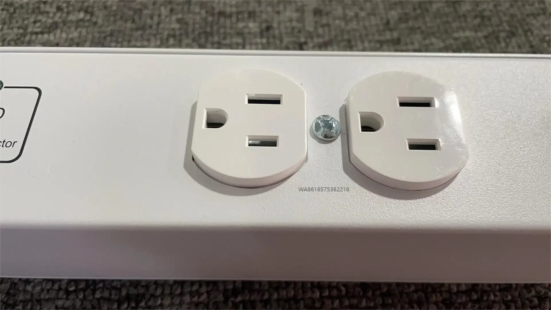 White Color 1U PDU 100-250V Surge Protector Nema 5-20r 5-15r Outlets 15A Power Strip Rack Mount Power Distribution Unit