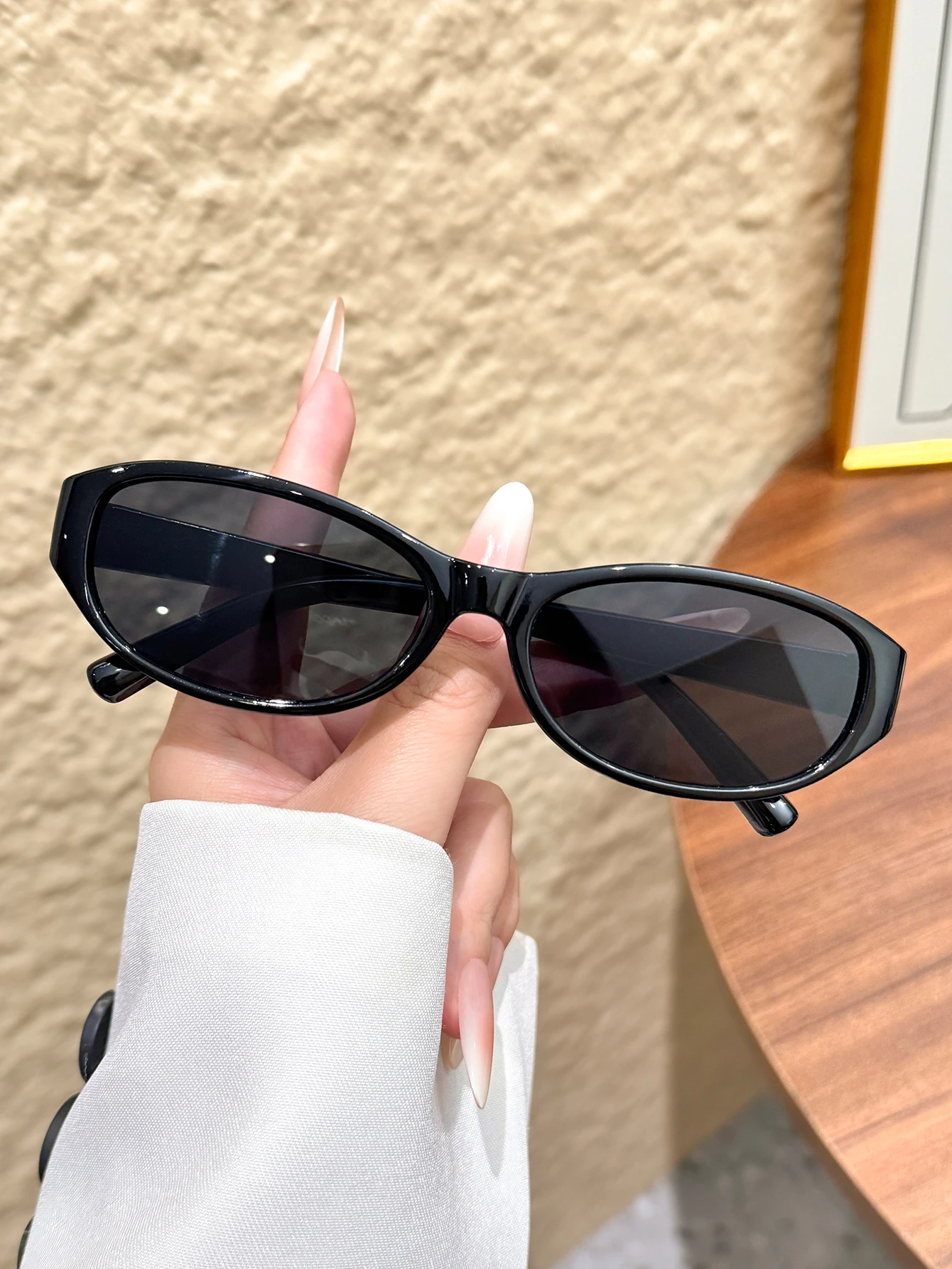 1 Stück Retro-Mode-Sonnenbrille mit schmalem Rahmen im Cat-Eye-Stil, klassische, vielseitige Basic-Sonnenbrille für tägliche Ausflüge, Urlaubsoutfits, Dri