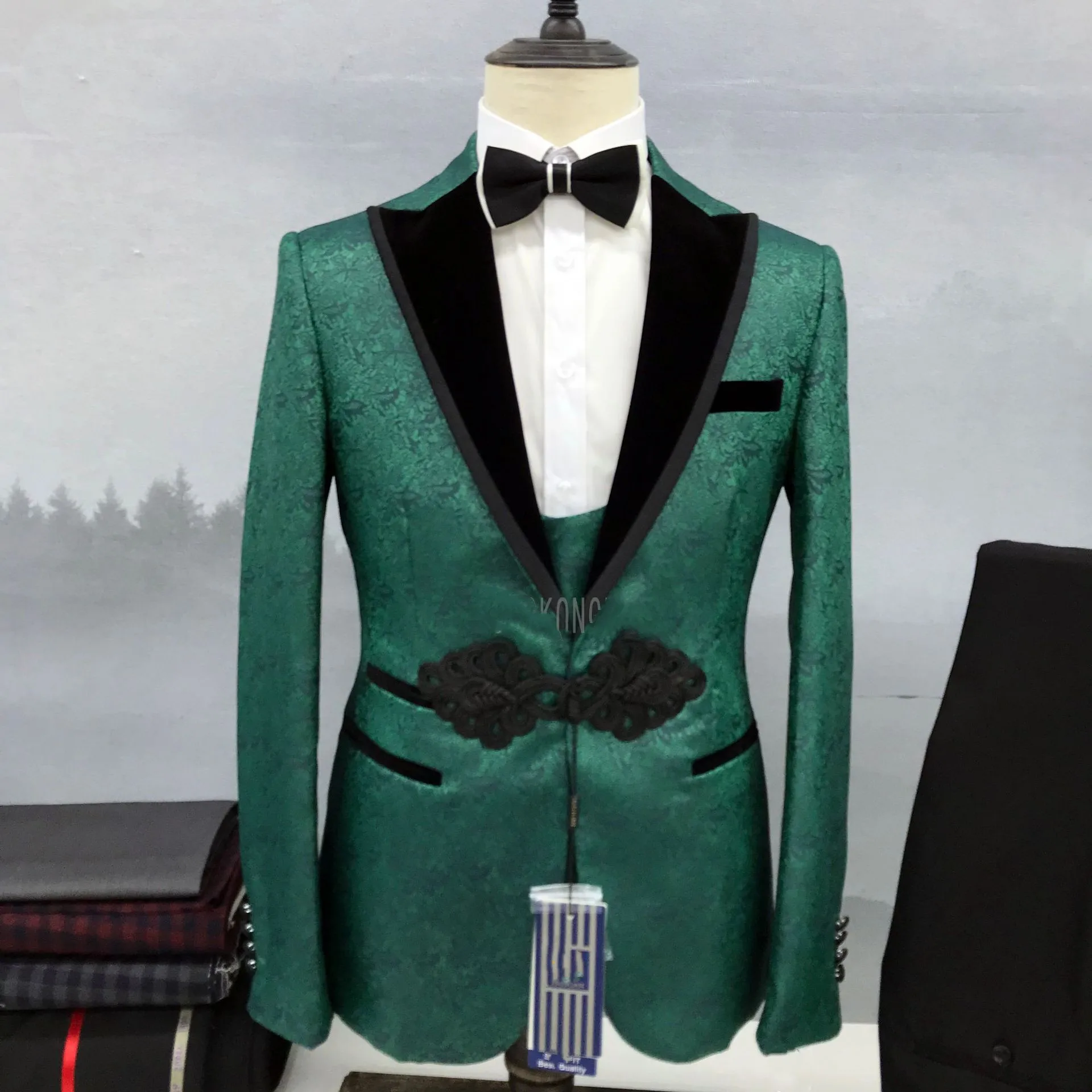 Custom Green Jacquard fashion wedding suits men formal groom party suit business mens slim fit 3-piece Chinese knot coil buckle