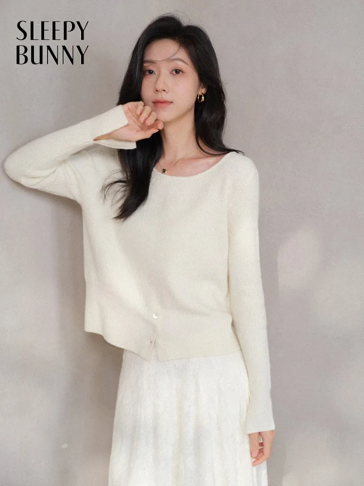 

Elegant Soft Knit Sweater for Women Autumn Loose Pullover Top Cozy Round Neck Knitwear for Layering and Daily Casual Chic Look