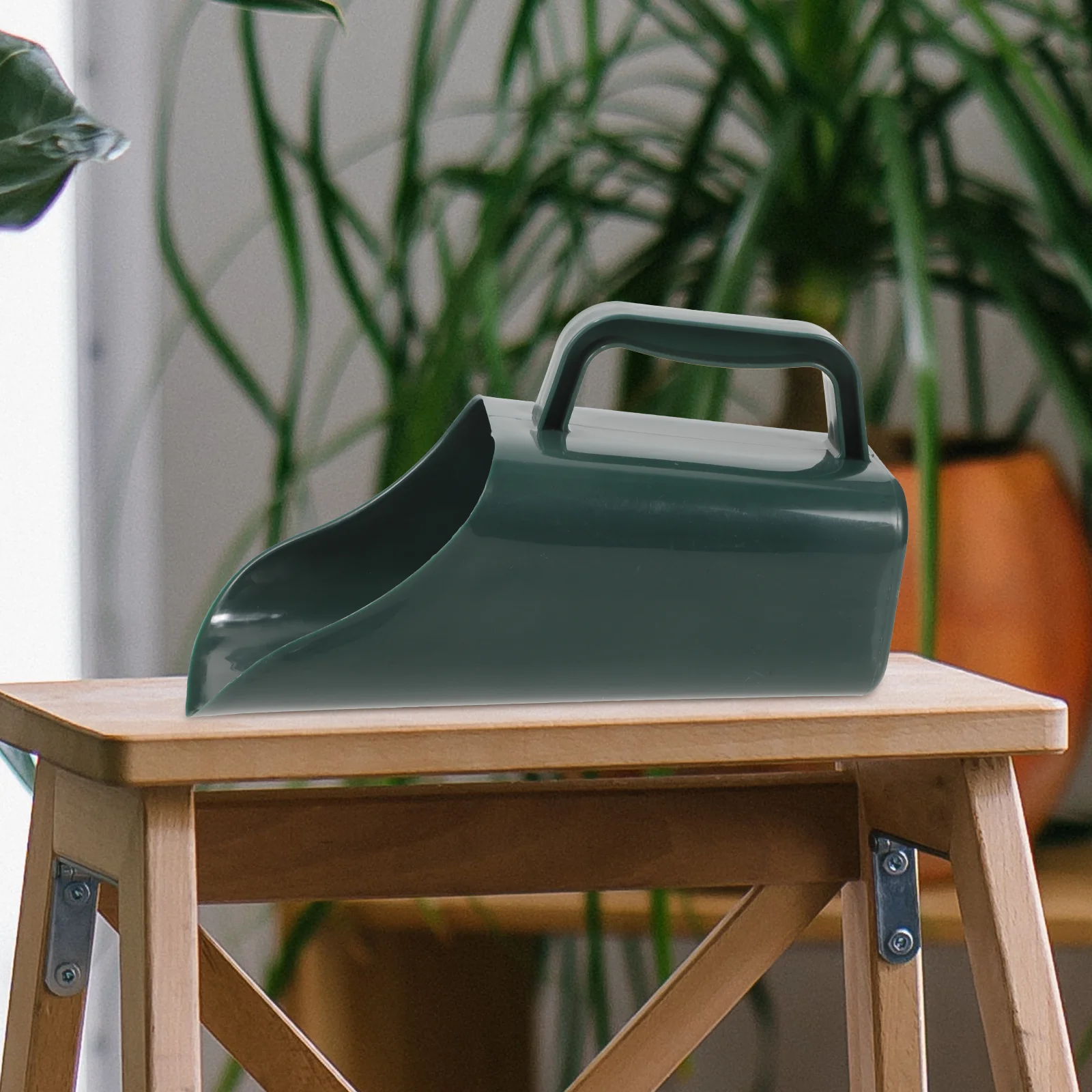 

Multifunctional Shovel Garden Soil Scoop Durable Plastic Gardening Tools Comfortable Grip Design Easy Transplanting Bonsai