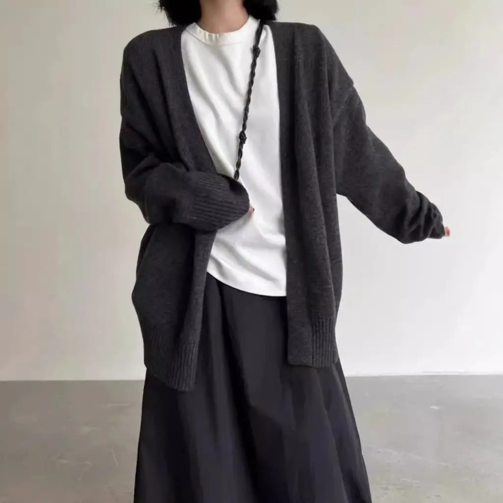 

Women's Solid Color Casual Long-Sleeved Knitted Cardigan Elegant Sweater Coat Buckle-Free Loose Fit Knitwear for All Seasons