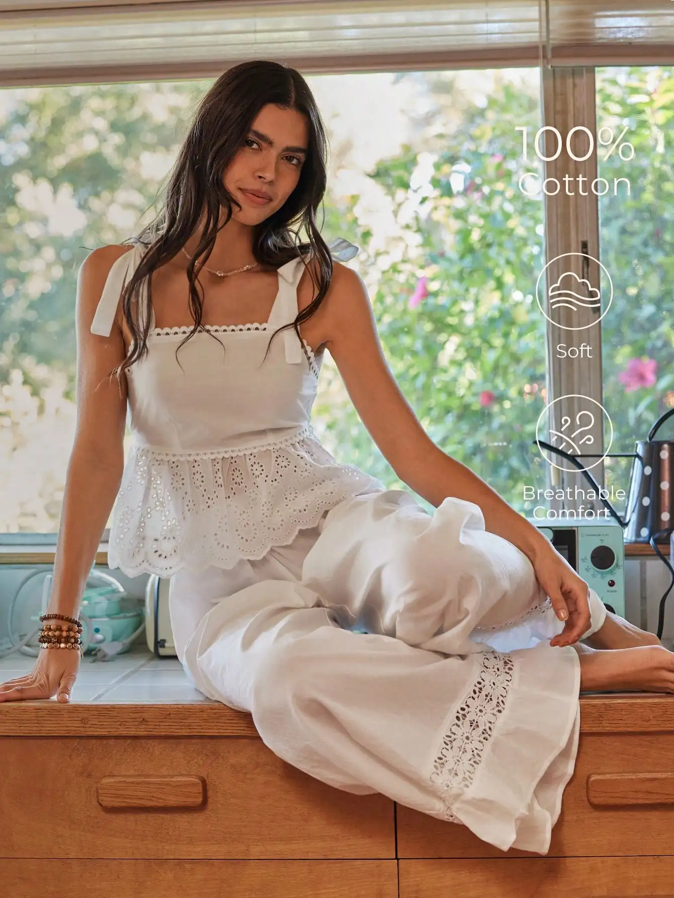 

Белый хлопковый пижамный комплект в стиле бохо с кружевной отделкой, квадратным вырезом и широкими брюками