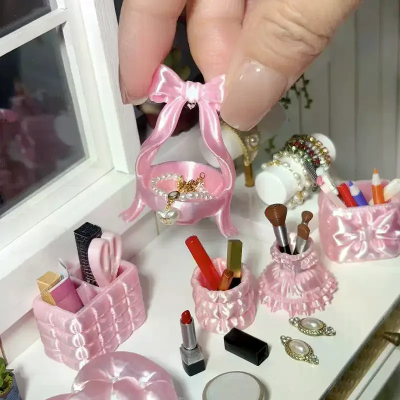 Miniature Cosmetic Storage Box Dollhouse Mini Pink Storage Case Model Dollhouse Decor Toy Accessories Micro Scene Photo Props