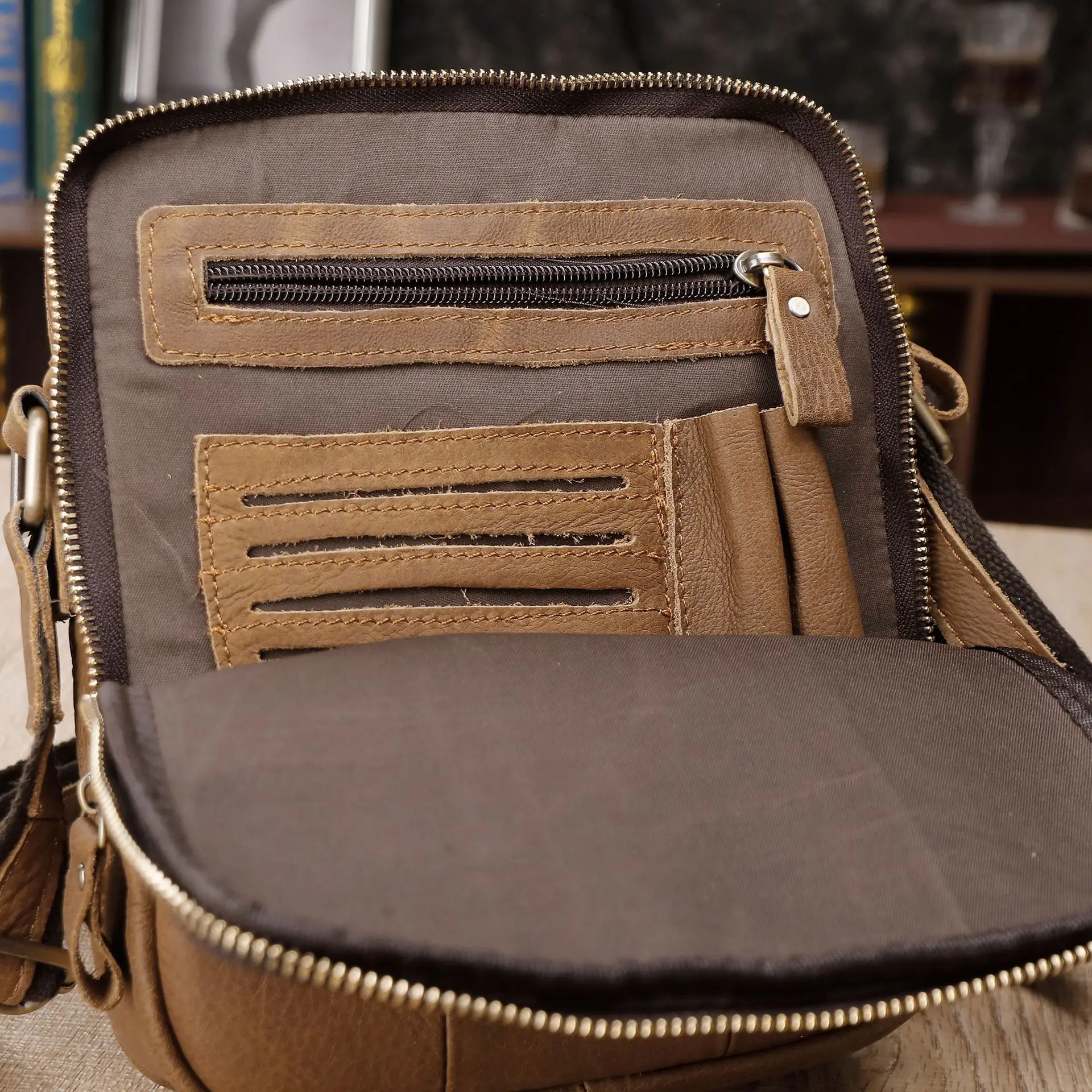 Genuine Leather Mens Shoulder Bag Large Capacity Crossbody Bag Vintage Casual Matte Finish Leather Messenger Bag
