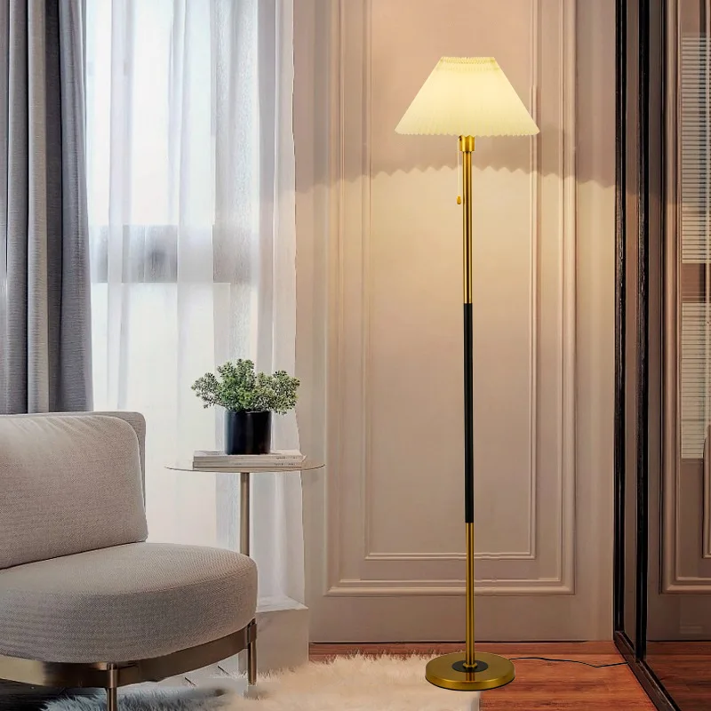 

Современный простой напольный светильник для гостиной, высококачественный светильник для спальни, креативный светильник для гостиничного номера, напольный светильник для гостиной у дивана.