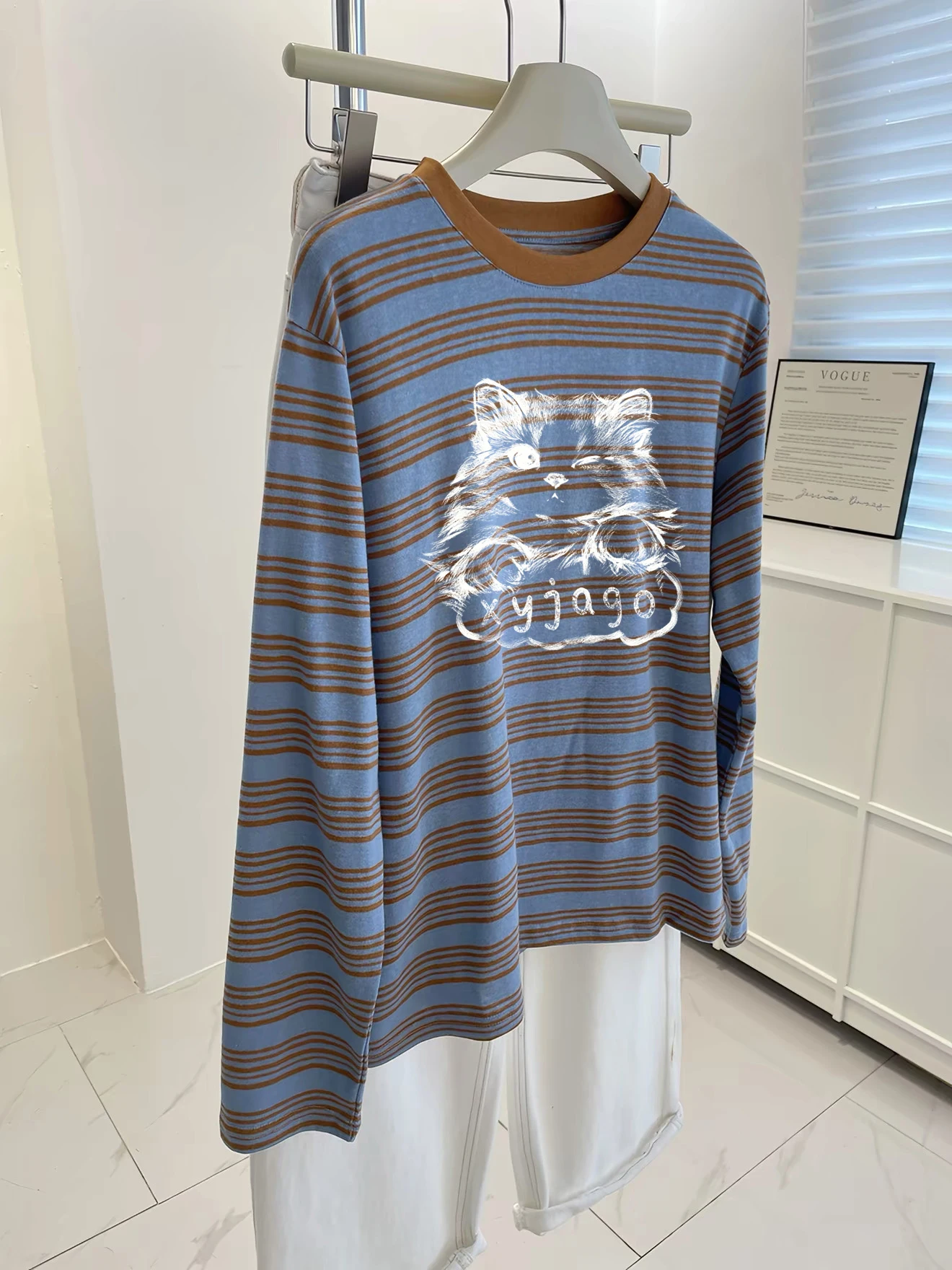 Loose Fit Women's Long Sleeve round Neck T-Shirt Casual Basic Top White Enhancing Blue Stripes Design Autumn Season Fashion
