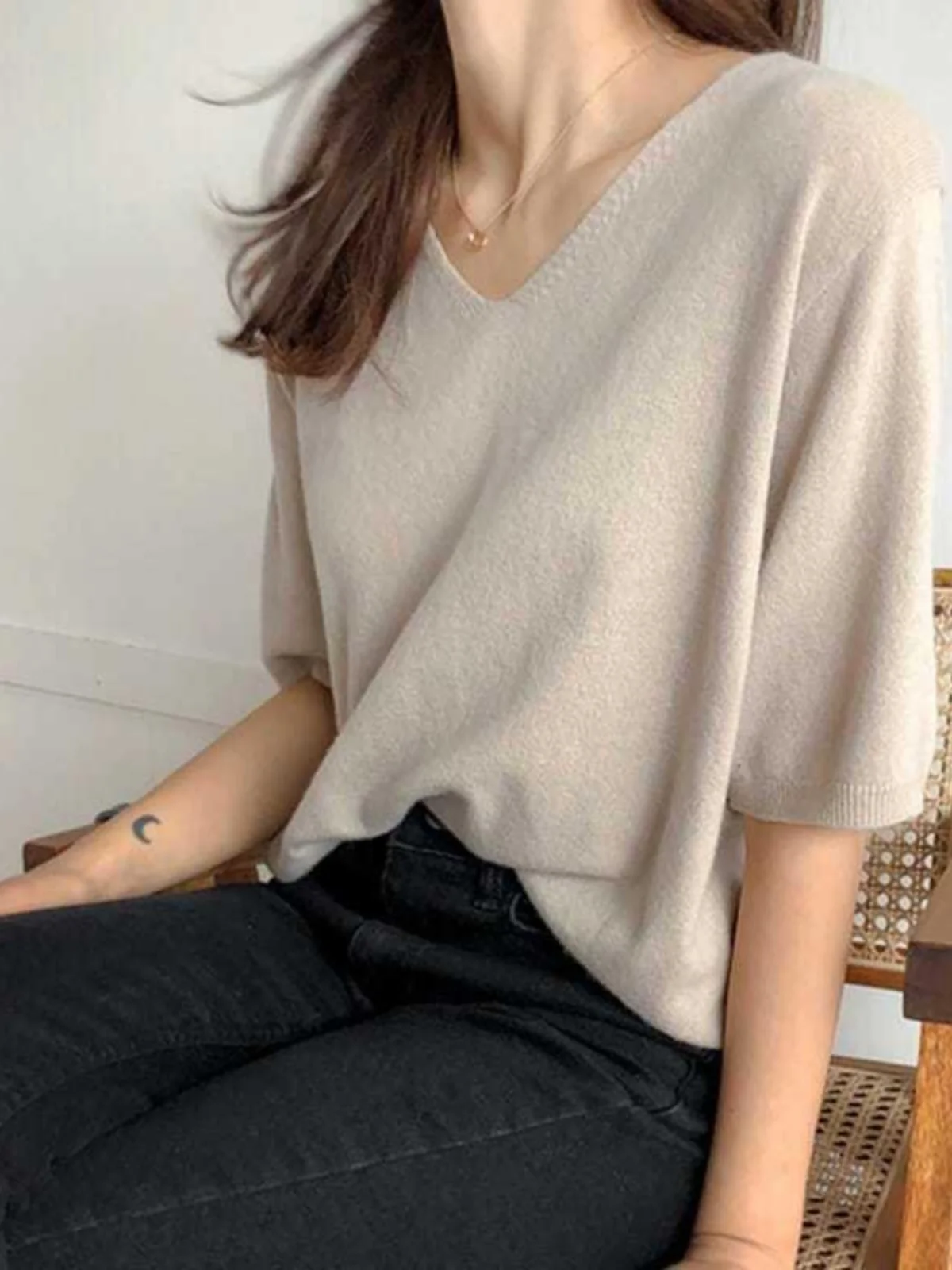 Spring New Ice Silk Knitted Top Women's Loose Thin Seven-Five Sleeve V-Neck Summer Outerwear Half Sleeve Five-Quarter Length