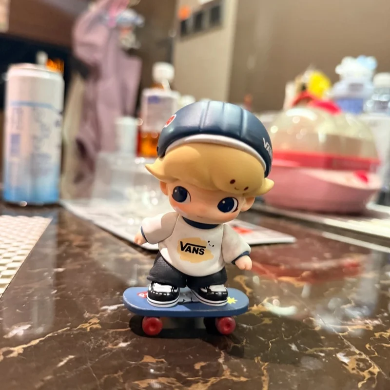 

POP MART DIMOO WORLD VANS Ride The Dream Series Trendy Mystery Box Anime Action Figure Blind Box Toys Model Ornament Dolls