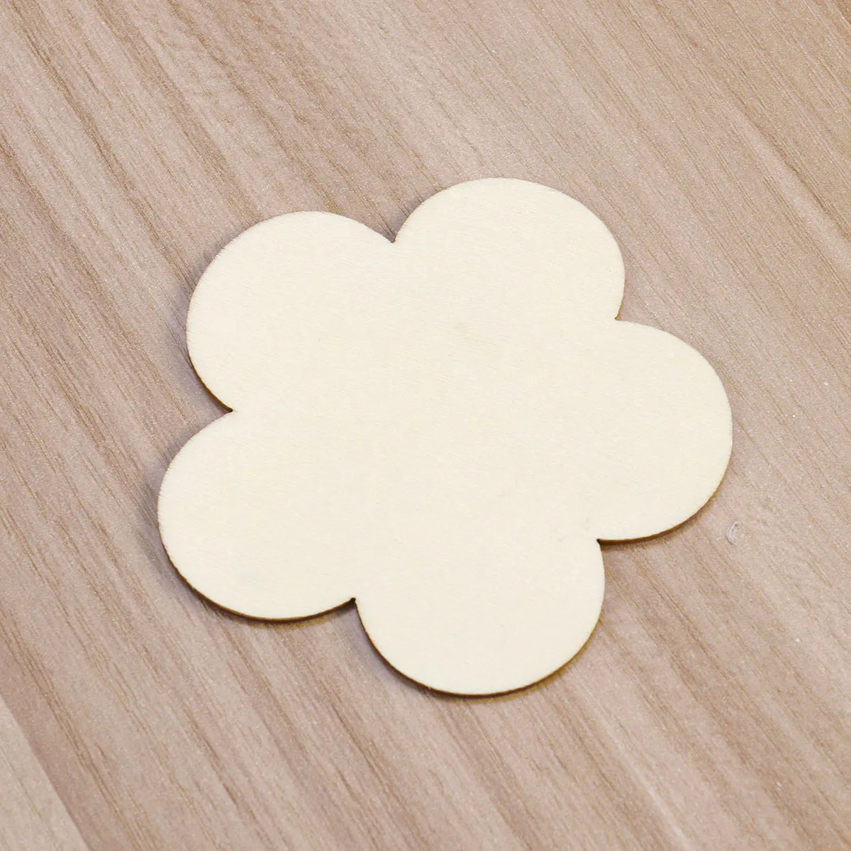 

10 pcs Wooden Plum Blossom Decoration Chips Smooth Unfinished Wood Cutouts for Crafts DIY Party Wedding Decorations Kids Game