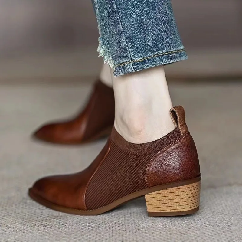 

Women's 2024 Commuter Pointed Splice Versatile Fashion Middle Heel Retro Deep Mouth One Step Women's Single Shoes