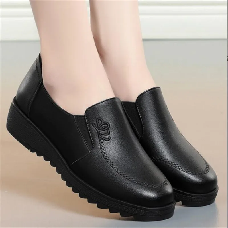 2022 moda donna scarpe mocassini in vera pelle scarpe Casual da donna scarpe morbide e comode scarpe antiscivolo da donna