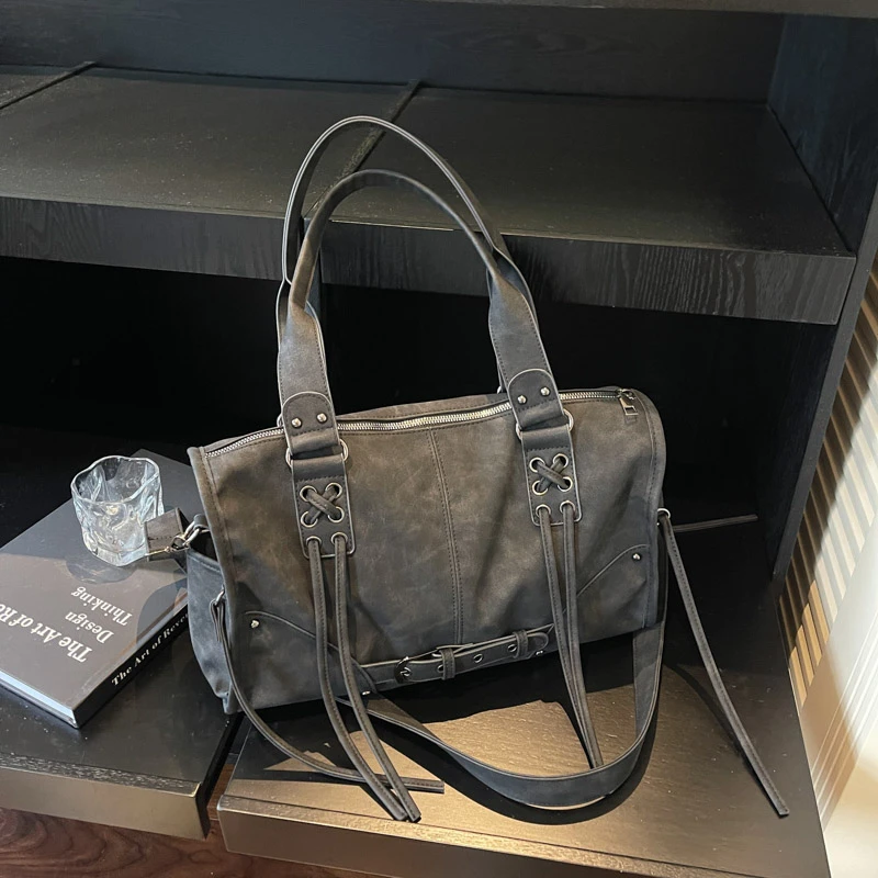 

2025 Autumn & Winter New Sense of Luxury High Quality PU Square Shoulder Bags Stylish Design Hot Trendy Crossbody Bags for Women