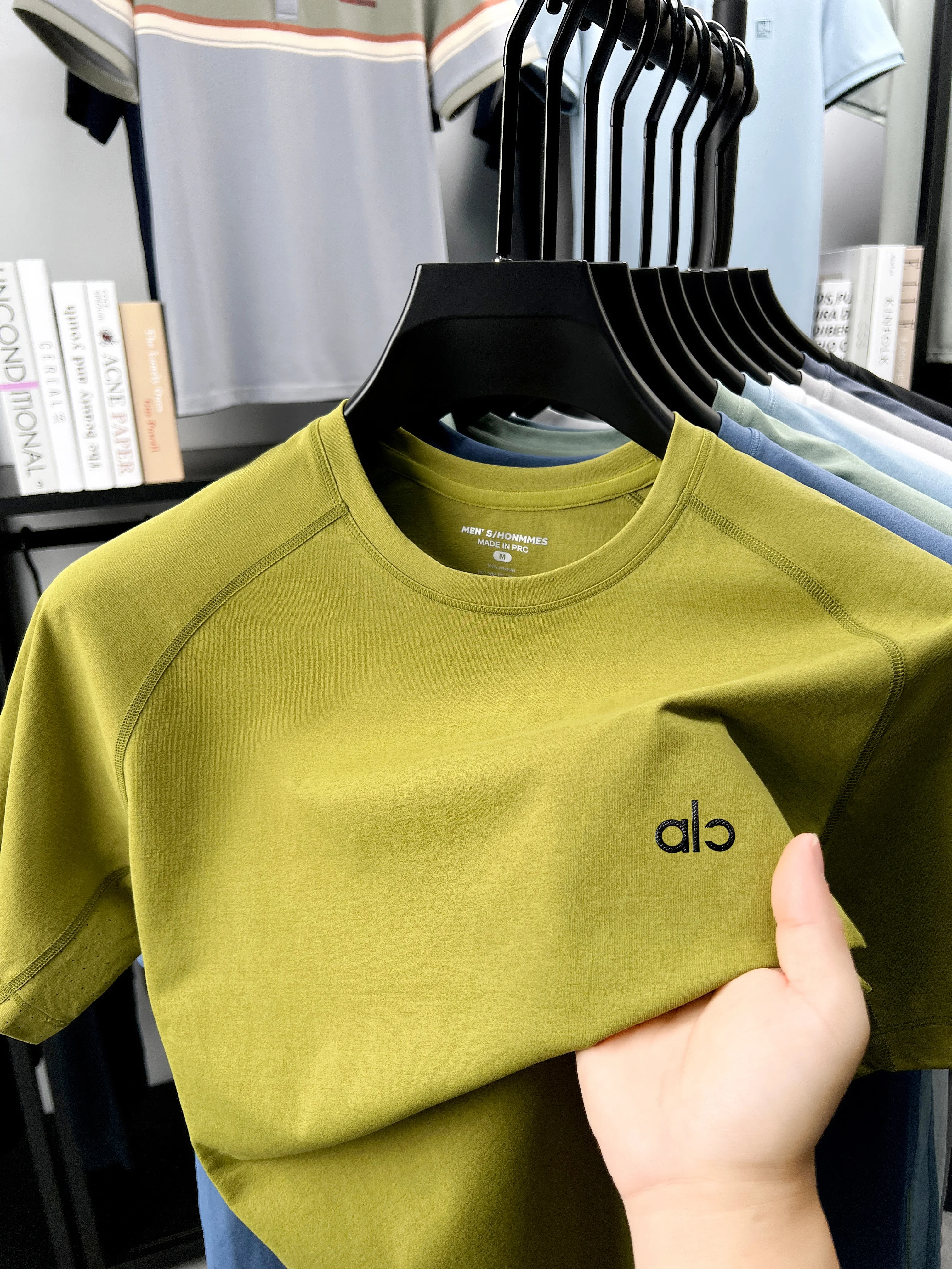 Sommermode-Marken-T-Shirt mit Rundhalsausschnitt und kurzen Ärmeln für Herren, bequemes und atmungsaktives, vielseitiges Alltags- und Sport-Oberteil – Detail 18