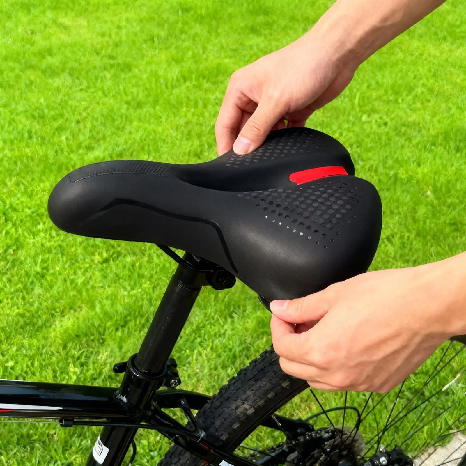 Wide Comfort Bike Seat for Men, Thickened Silicone Cushion, Mountain Road Bike Saddle for Outdoor Commuting Exercise