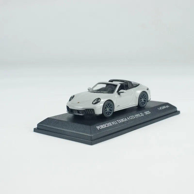 MINICHAMPS 1:64 911 (992.2) TARGA 4 GTS -2025- A realistic alloy