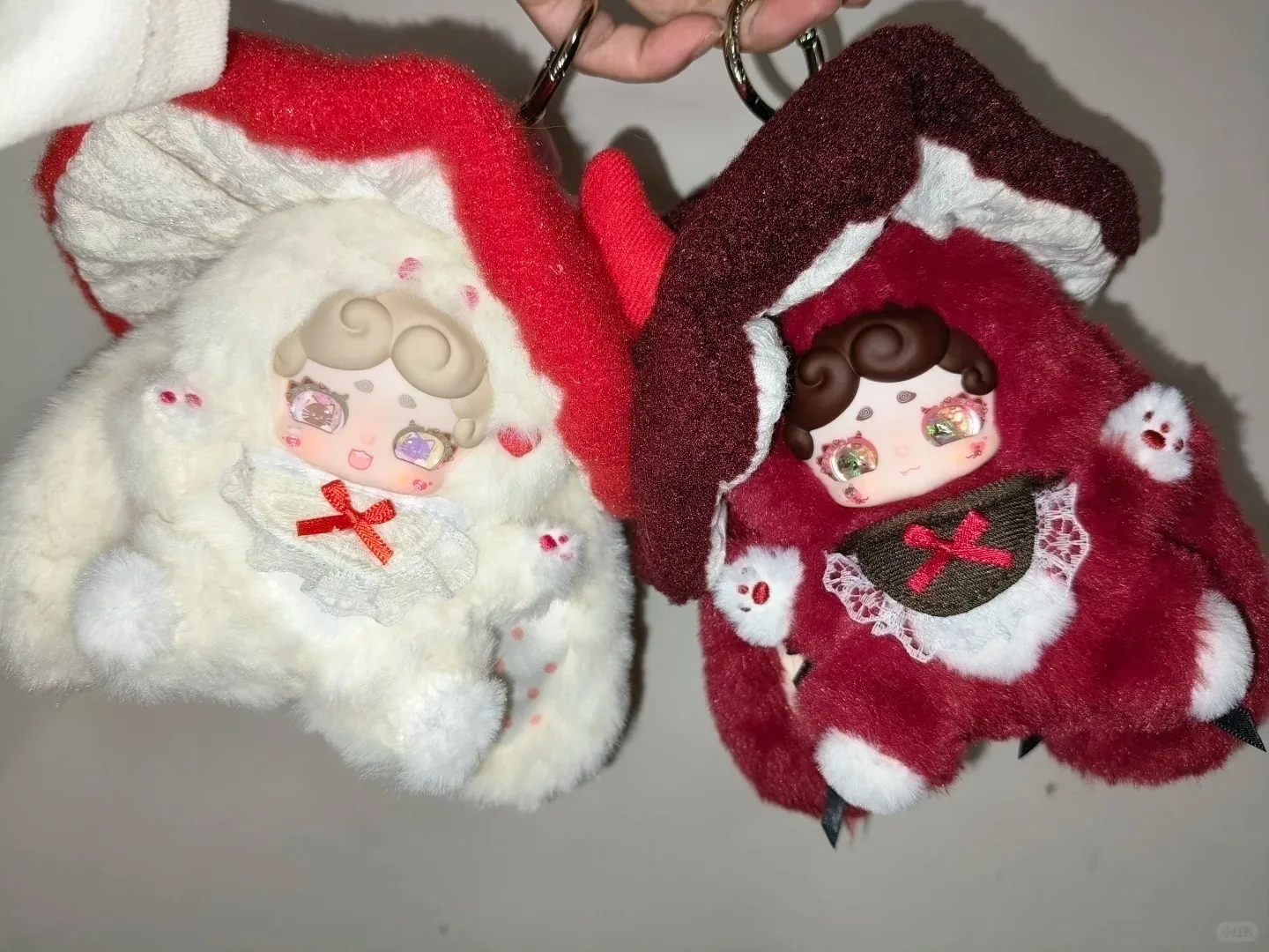 

Плюшевый брелок Lucky Deer Nai 4-го поколения из серии Witch Letter: Зайчик «Спокойной ночи» — милый коллекционный подарок в загадочной коробке