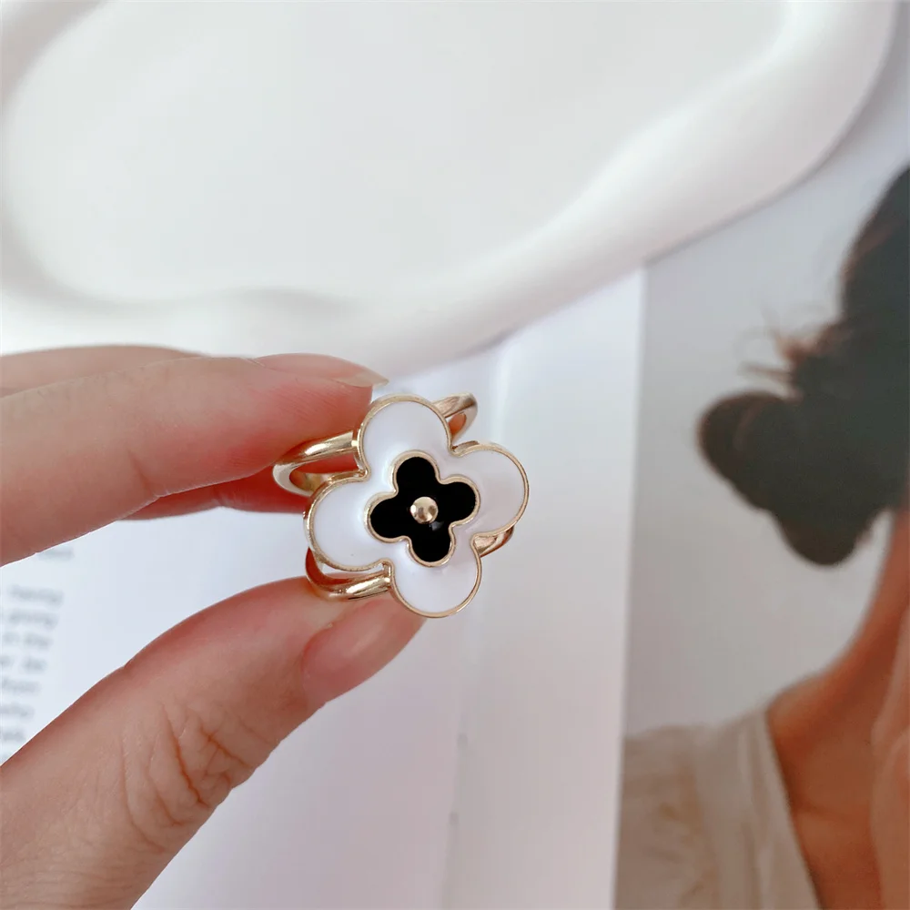 ملابس رائعة ركن عقدة زر محظوظ العشب الدائري للنساء قميص هيم تي شيرت وشاح مشبك اكسسوارات الديكور هدية